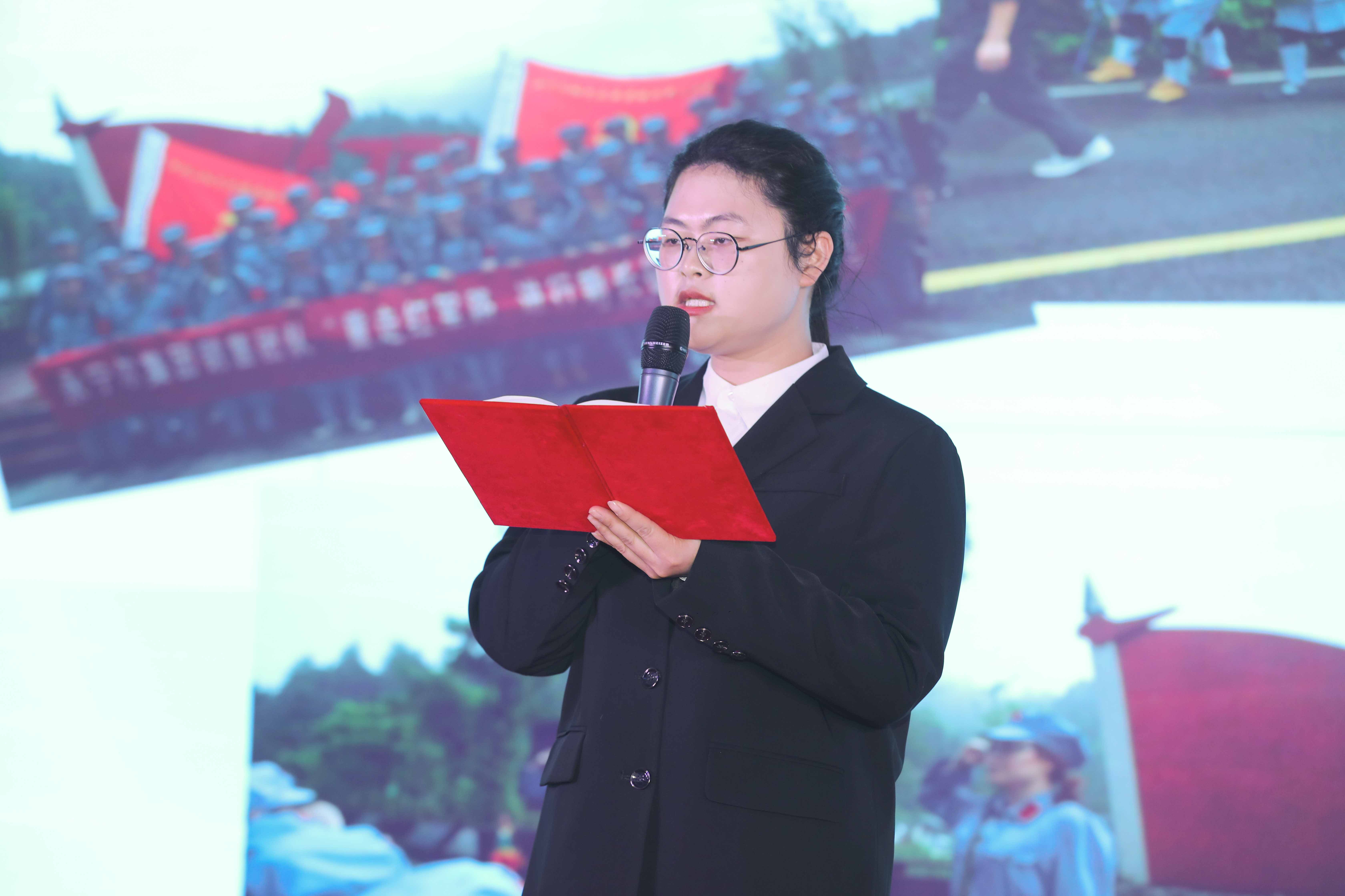 海洋之神590集团2022年《再立异绚烂》迎新文艺晚会开幕_海洋之神590