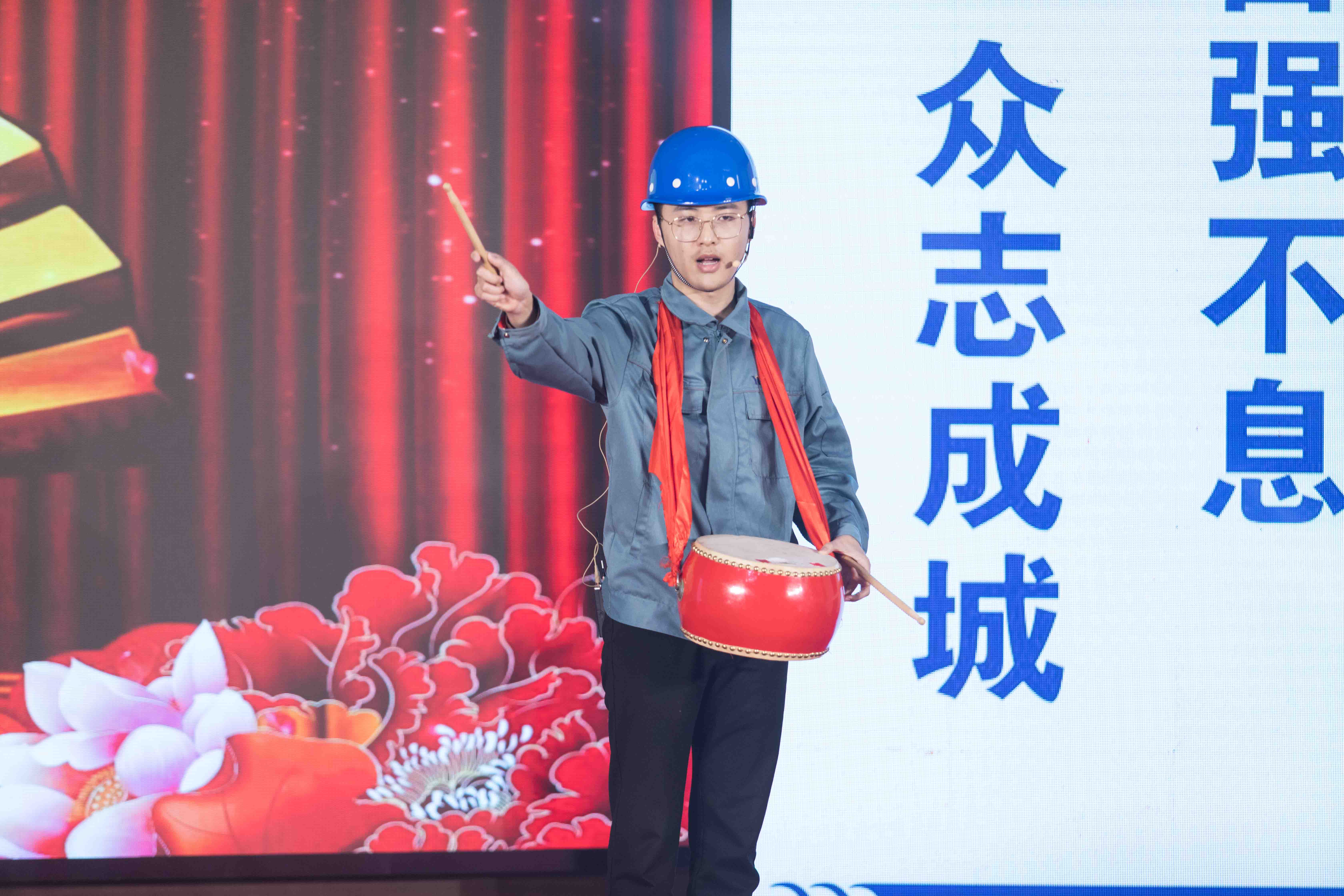海洋之神590集团2022年《再立异绚烂》迎新文艺晚会开幕_海洋之神590